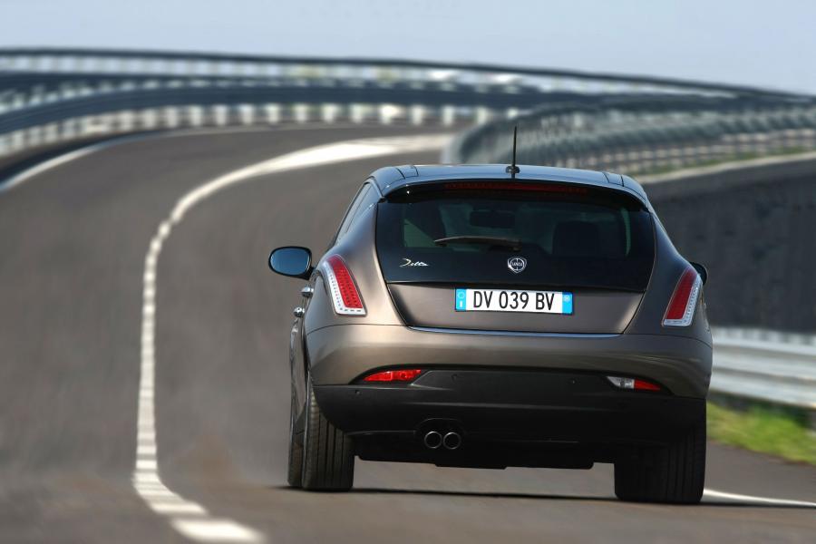  Lancia Delta 1.8 DiTurbo 2009 года  (фото 27 из 43)